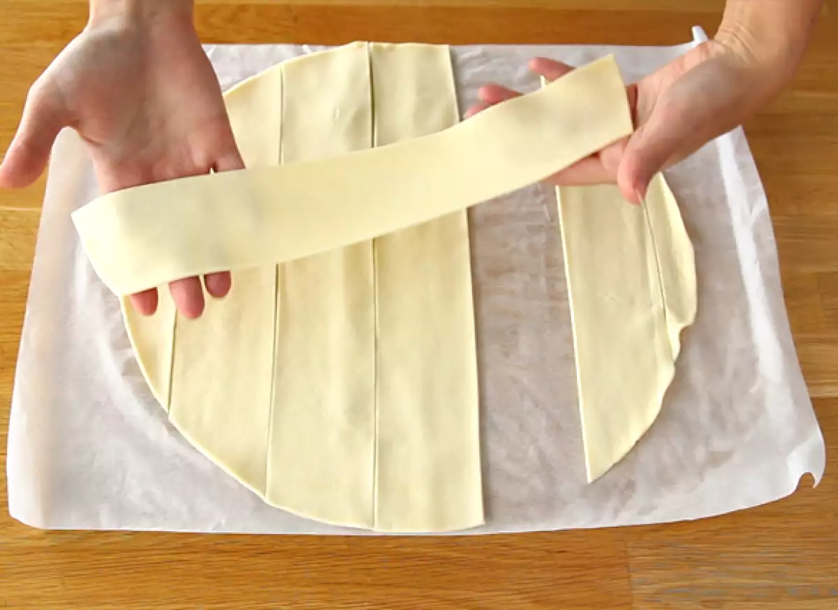 Trin 2: Butterdejsstrimler og marmeladelag