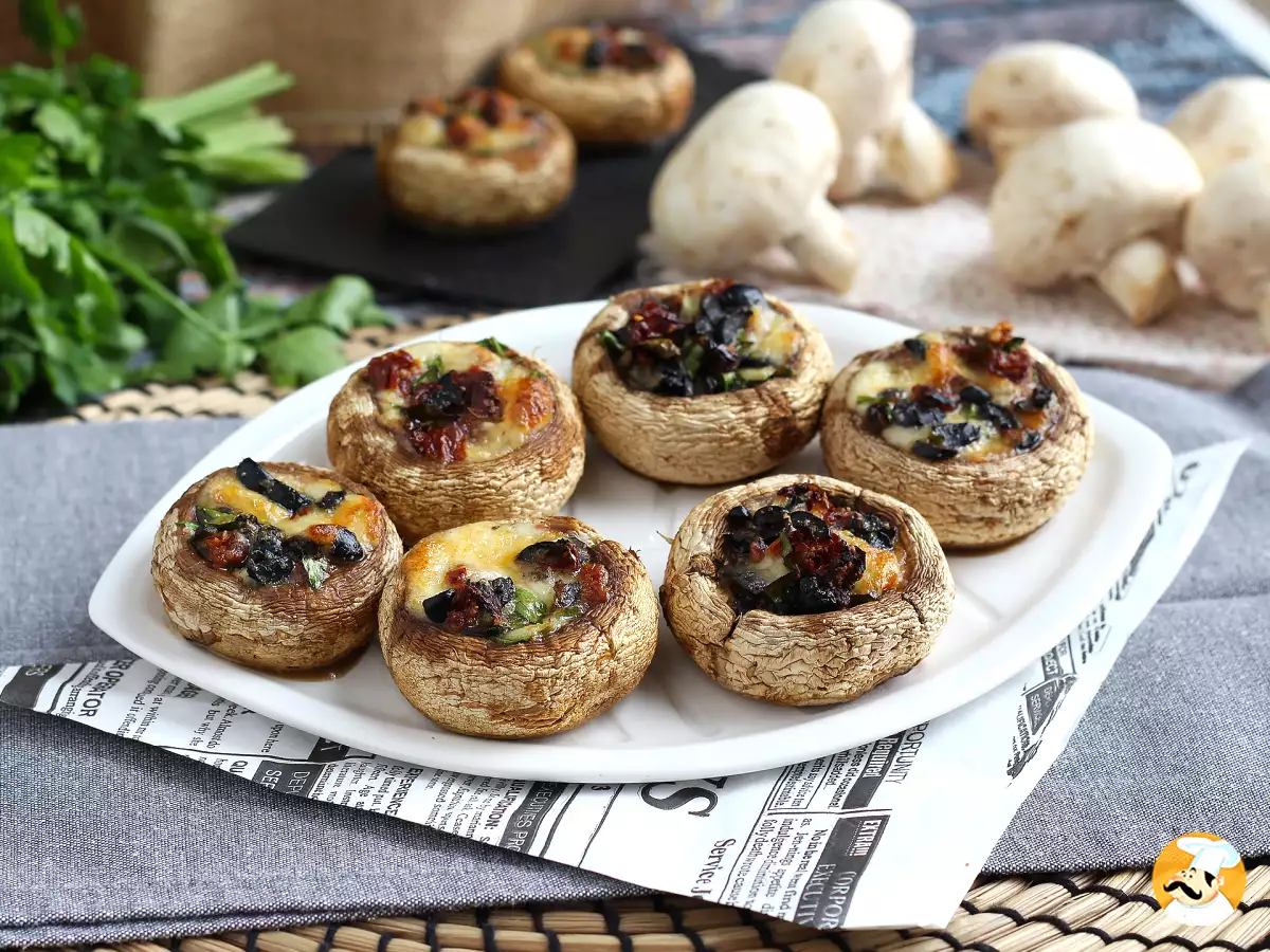 7. Champignon med mozzarella, oliven og soltørrede tomater