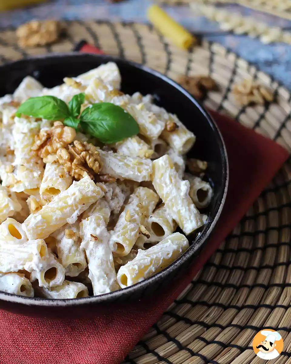 8. Tortiglioni med ricotta og valnødder