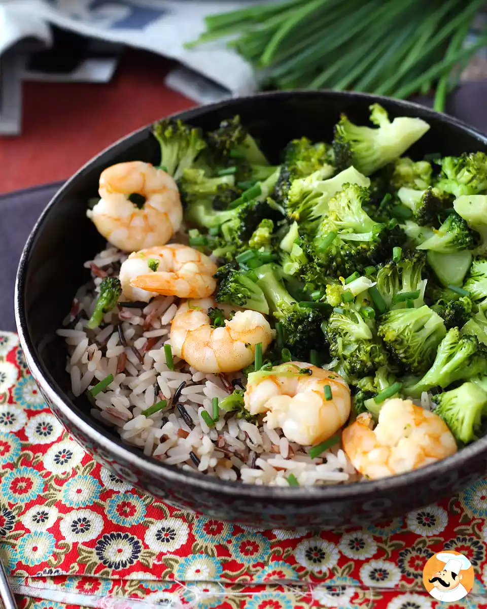 4. Brune ris med broccoli og rejer