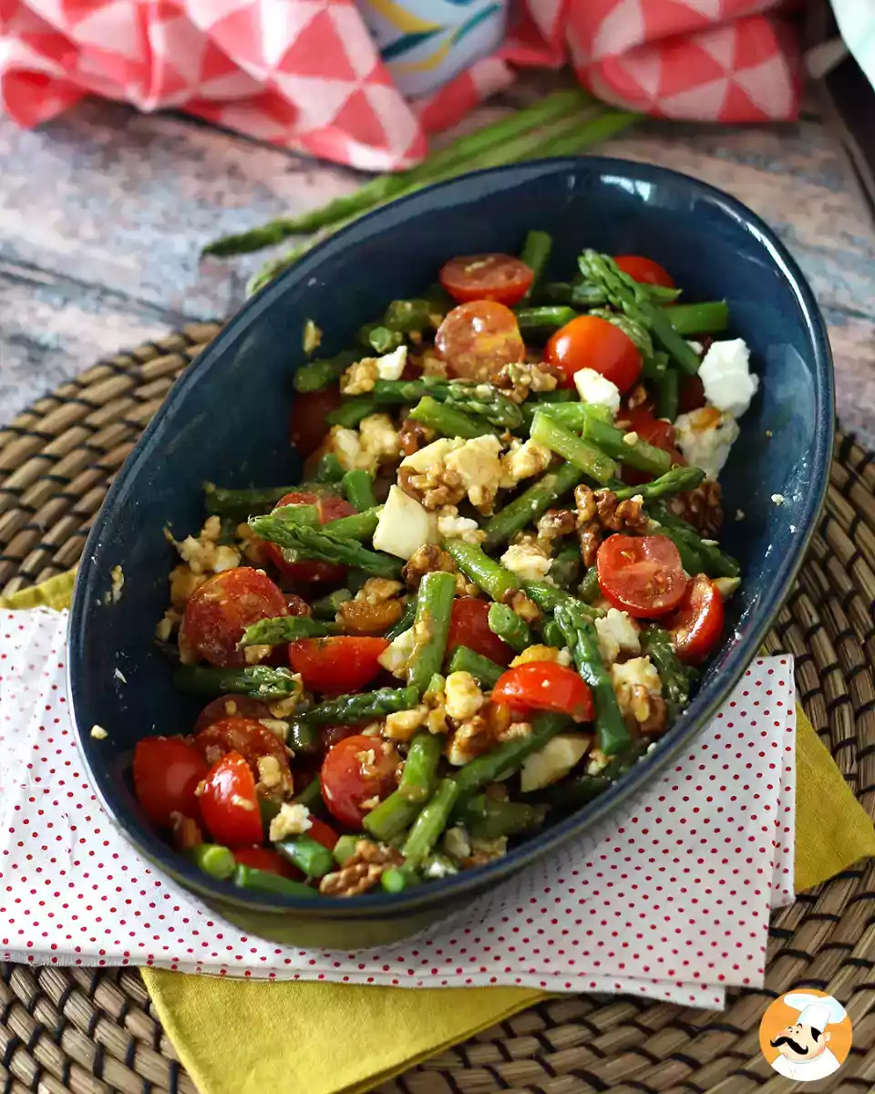 3. Salat med asparges, feta og valnødder