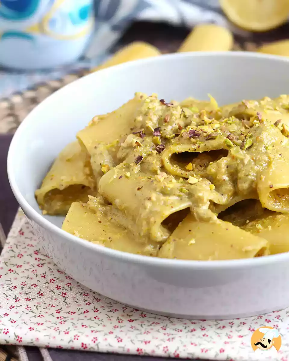 6. Paccheri med tun, pistacienødder og citron