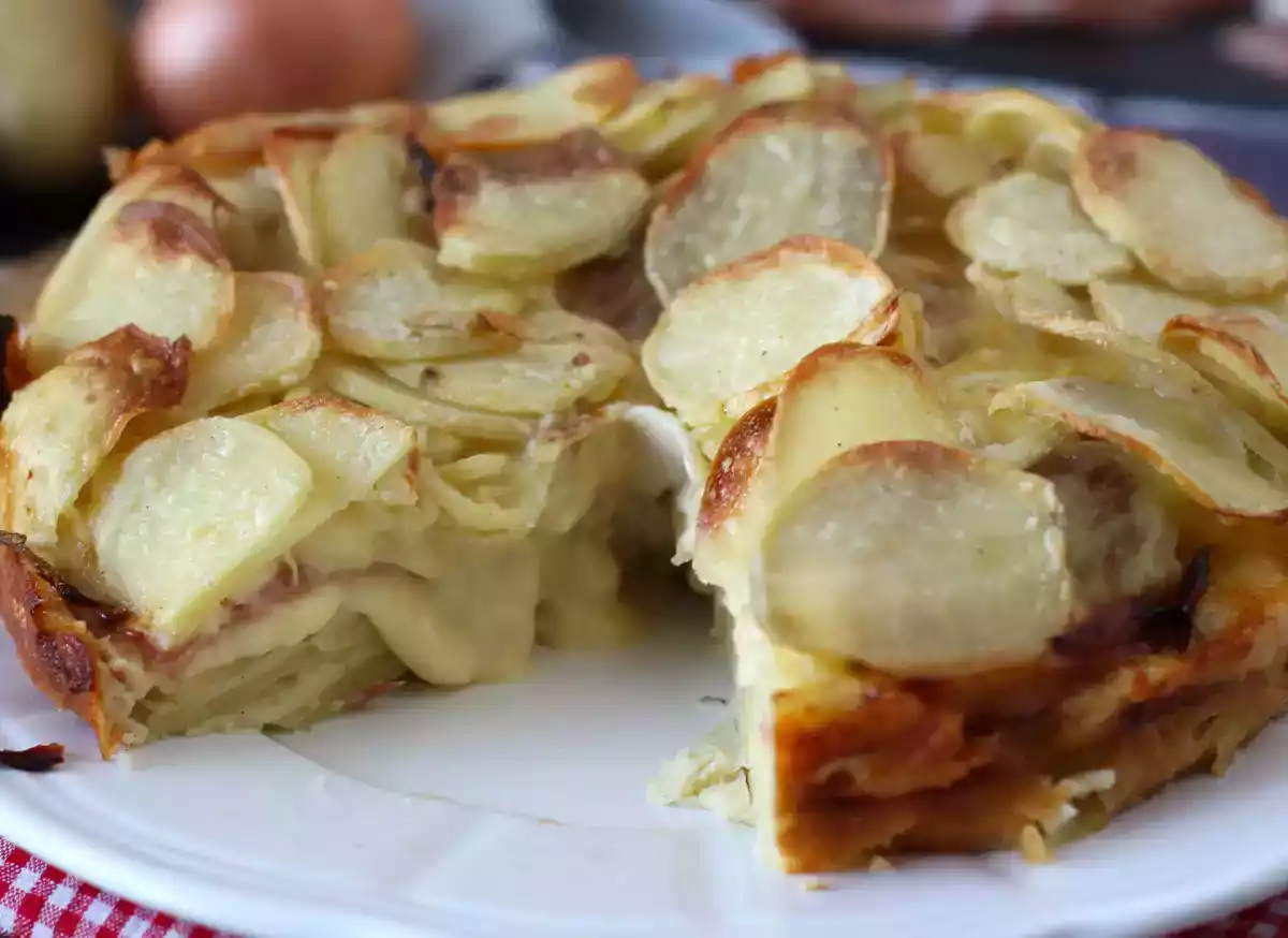 3. Kartoffeltærte med prosciutto og scamorza-ost: rustik smag, der distraherer dig