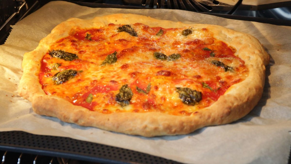 Kold pizza? Her er trickene til at varme den godt op derhjemme!