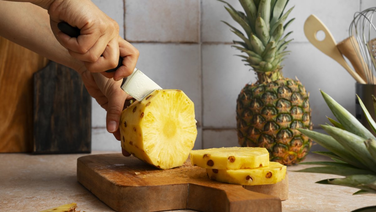 Klør din tunge, når du spiser ananas?