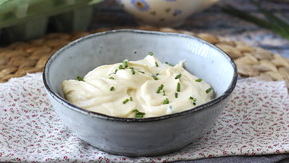 Sådan laver du sikker og velsmagende hjemmelavet mayonnaise uden at tage unødvendige risici