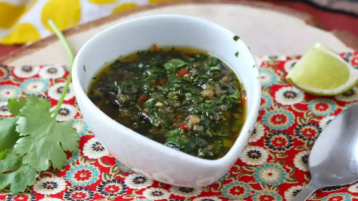 Begå ikke disse 9 (meget) almindelige fejl, når du laver chimichurri-sauce