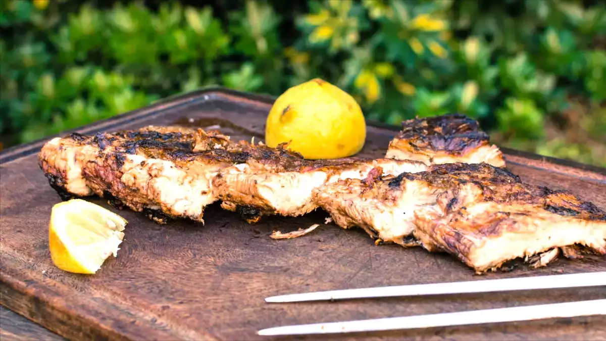 Aldrig mere grillmad med myg! Dette citrontrick er idiotsikkert og giver smag til kødet