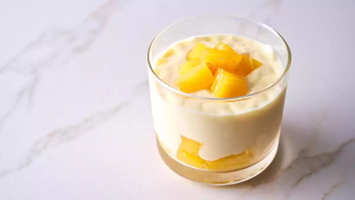Bland det med ananas, og du har verdens nemmeste (og mest vanedannende) frosne dessert.