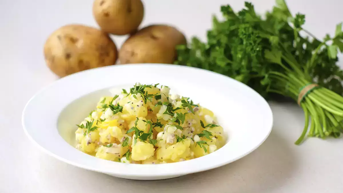Den perfekte kartoffelsalat findes og laves sådan her