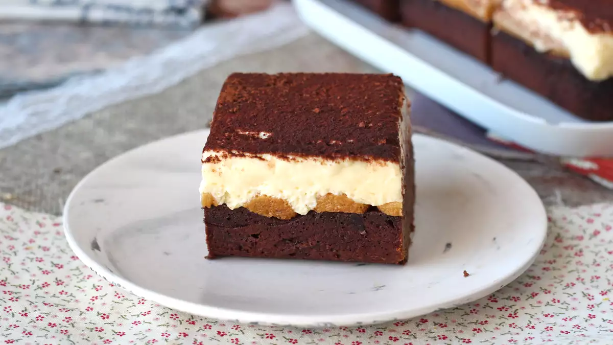 Skal du stadig vælge mellem brownie og tiramisu? Denne dessert sætter en stopper for dilemmaet med en uimodståelig kombination