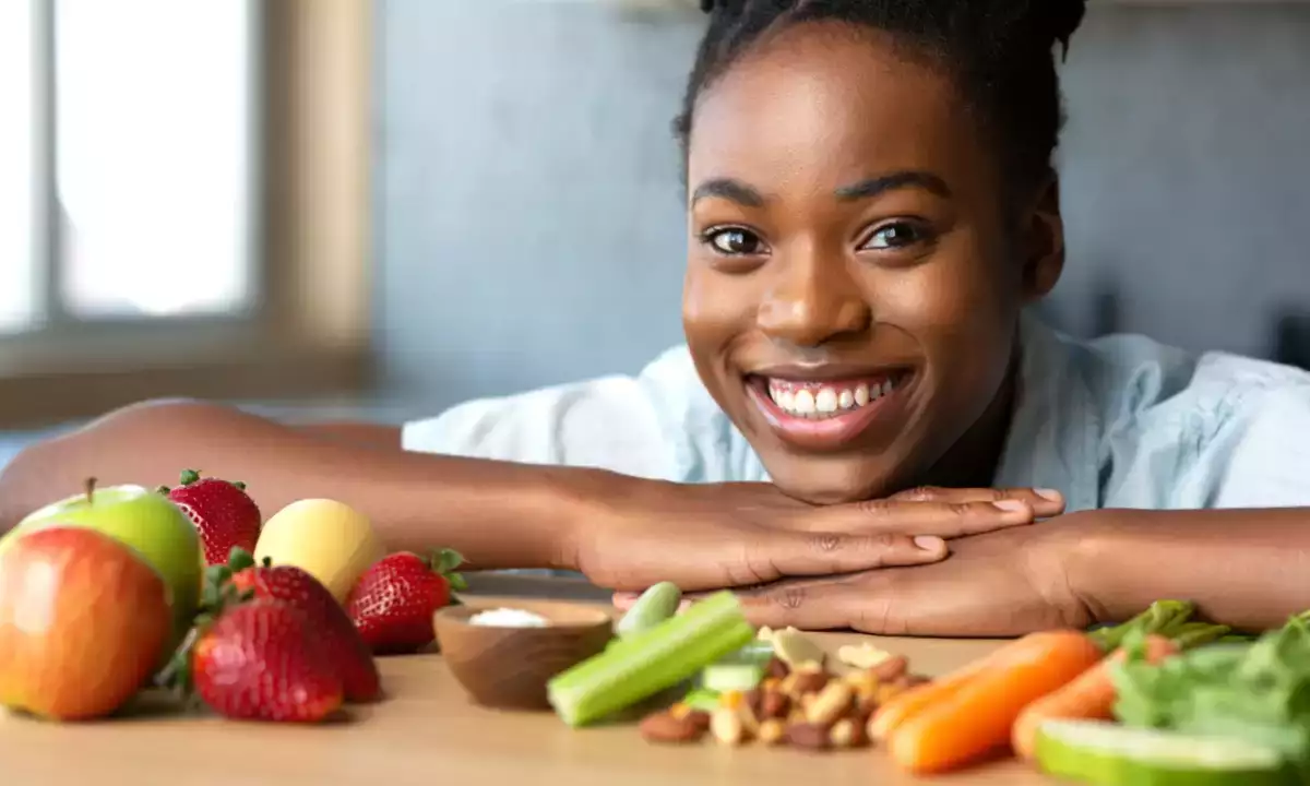 10 fødevarer til hvidere tænder: Hvad skal man virkelig spise?