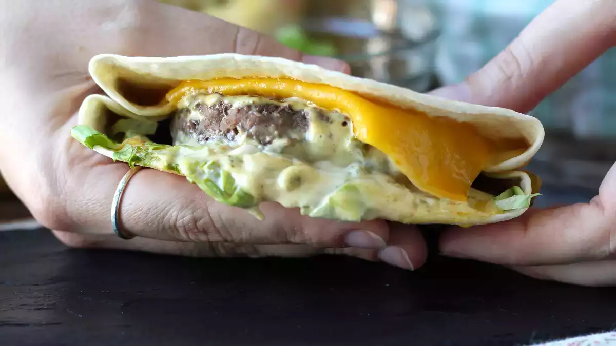 Denne wrap smager præcis som en Big Mac ... og den er klar på bare et par minutter!