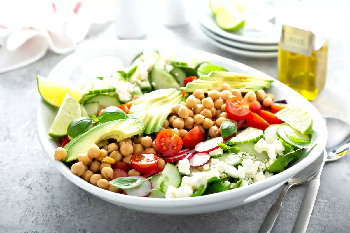 Reducer din mave: Denne salat, der er klar på 10 minutter, tiltrækker sig eksperternes opmærksomhed