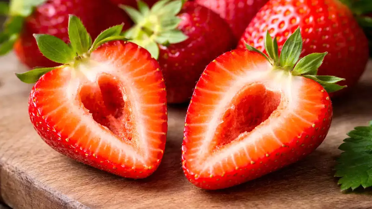 Hvorfor har nogle jordbær huller indeni? Der er en uudtalt grund