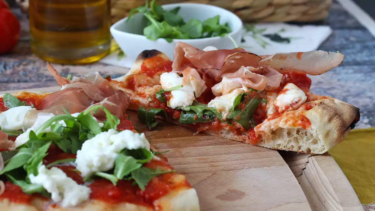Oplev pinsa: det lettere alternativ til pizza, klar på få minutter derhjemme