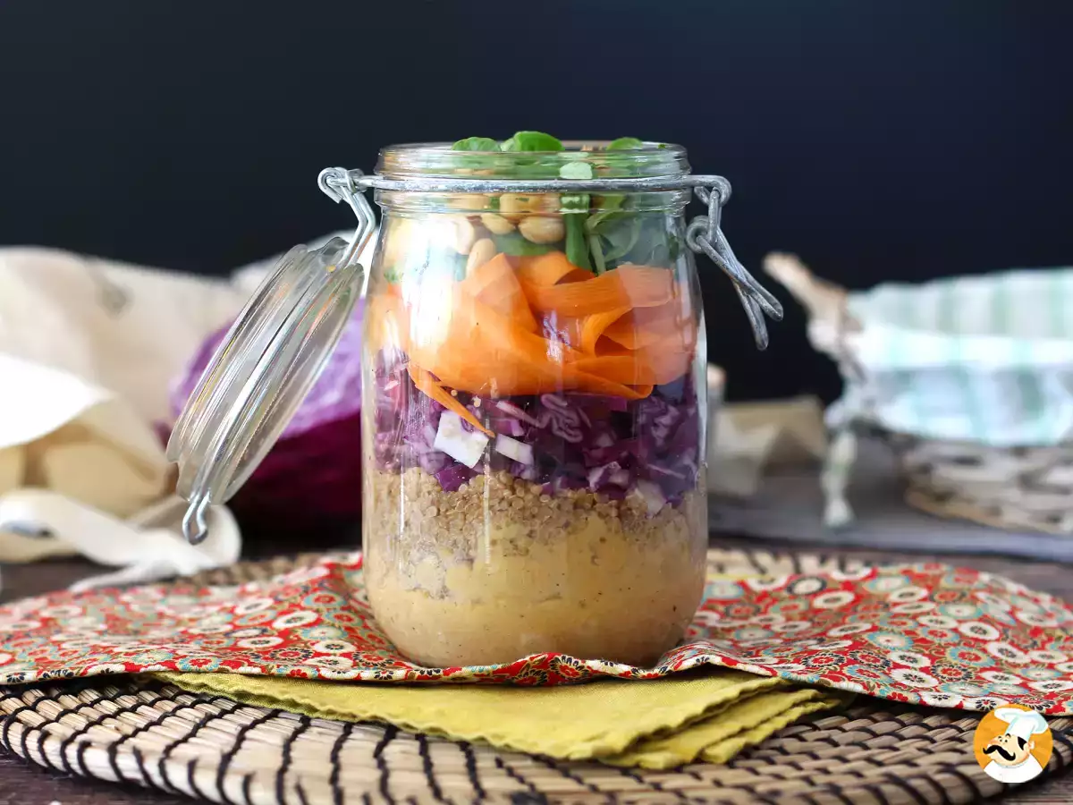 Disse helt simple fejl kan ødelægge en salat i et glas, allerede inden frokosttid...