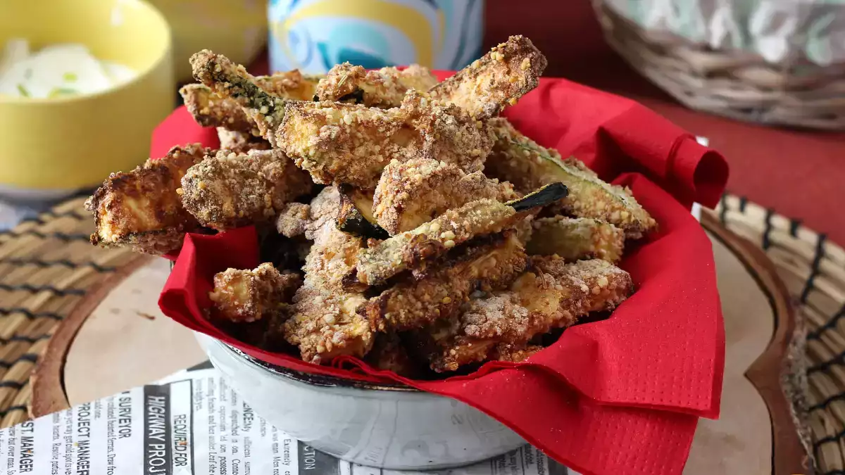 Zucchini i luftfritøren: 6 hurtige opskrifter, der forsvinder på et øjeblik til aftensmaden