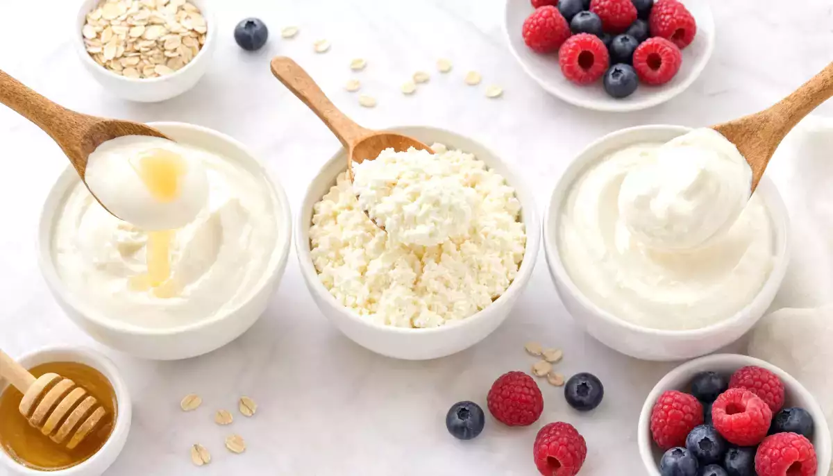 Skyr, hytteost eller græsk yoghurt: Så meget protein, fedt og kalorier indeholder hver - oversigt
