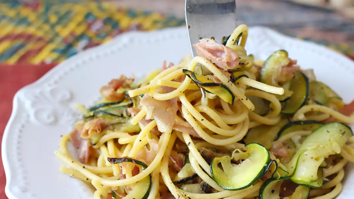 9 pastaretter med courgetter, du skal prøve med det samme: cremede, hurtige og uimodståelige til sommeren