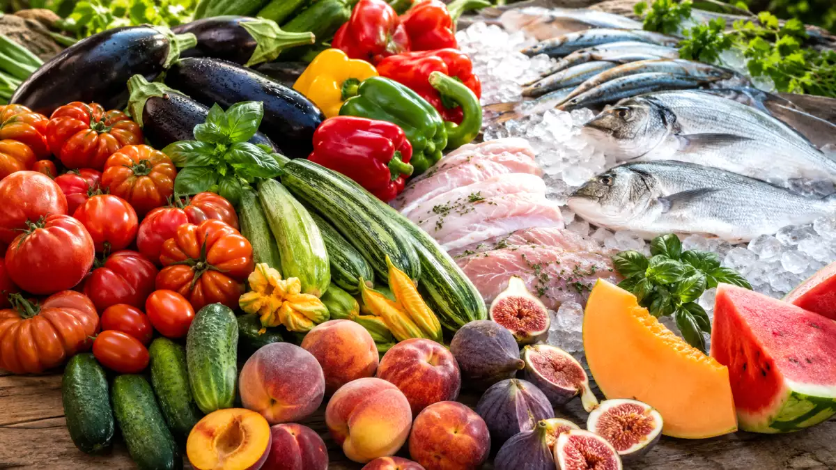 Smarte indkøb i august: Hvad skal man vælge nu blandt sæsonens frugt, grøntsager og fisk?