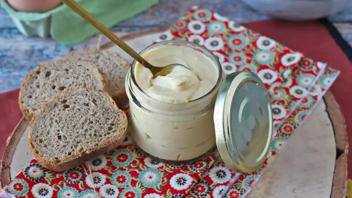 Er hjemmelavet mayonnaise virkelig sundere? Det, som den korte ingrediensliste ikke afslører...