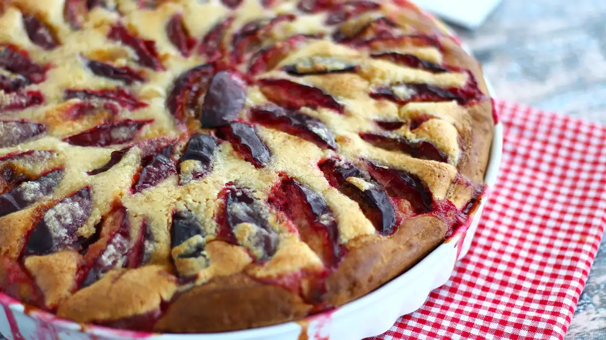 Opskrifter på blommedesserter, der får det bedste frem i sensommerens saftigste frugt – enkle, imponerende ideer