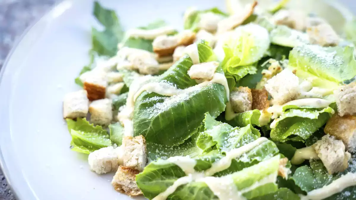 Den dobbelte dressing, der gør salaterne bedre, når de tages med i madkassen
