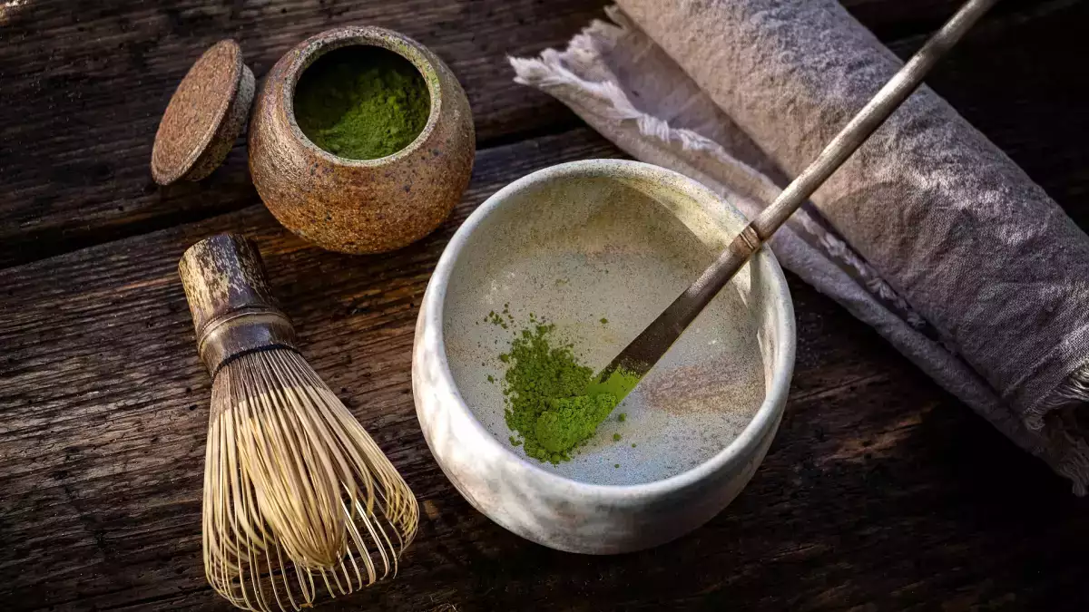 Er din matcha latte for bitter eller klumpet? Sådan får du en cremet og jævn matcha latte hver gang