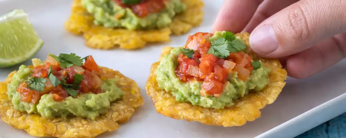 Cooking with flow: Colombianske patacones med hogao og guacamole til at se serien i ét stræk.