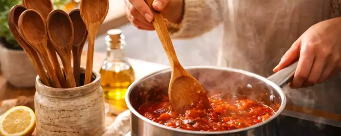 Bedstemors hemmelighed til at bevare træskeer og befri dit køkken for lugt, revner og skjult snavs