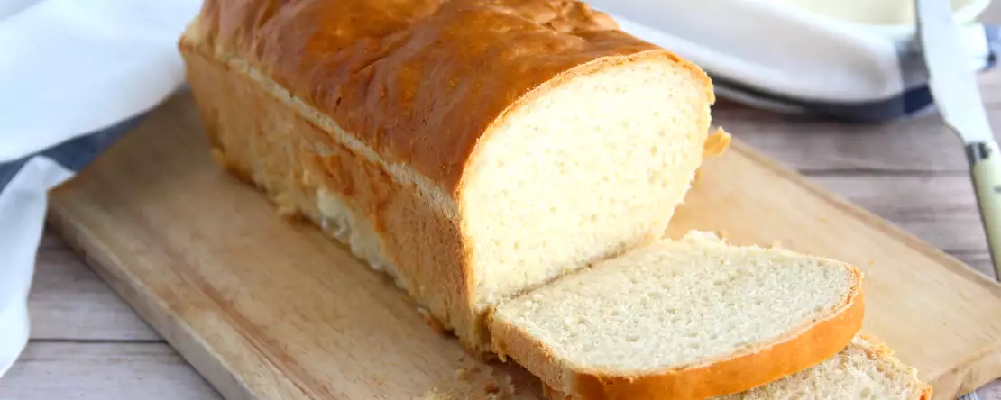 Hvordan laver man blødt, hjemmelavet sandwichbrød? Den enkle metode til et resultat, der er et bageri værdigt