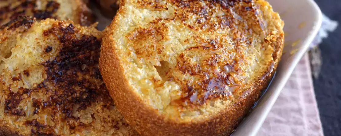 Hvad er det bedste brød til at lave torrijas, og hvorfor er det ikke nok med et hvilket som helst brød?