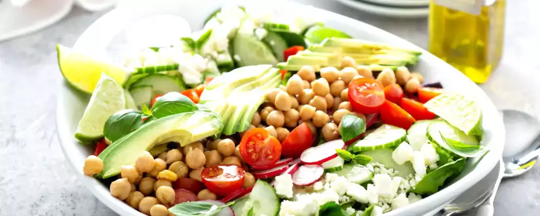 Reducer din mave: Denne salat, der er klar på 10 minutter, tiltrækker sig eksperternes opmærksomhed