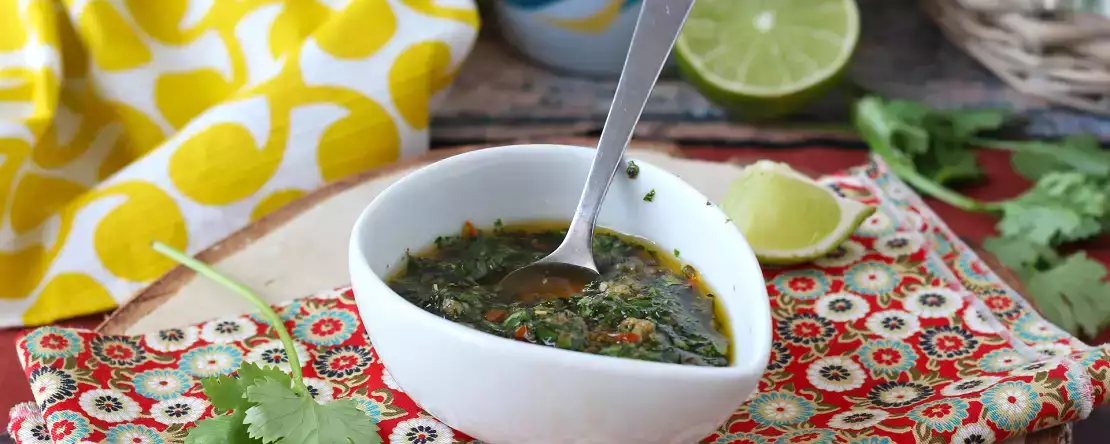 Chimichurri, den argentinske sauce, der bør være en fast del af dine grillaftener: hvad den indeholder, og tre tips til, at den bliver perfekt