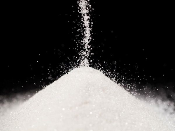 Spiser du for meget sukker? 3 enkle tips, der hjælper dig med at spise mindre!