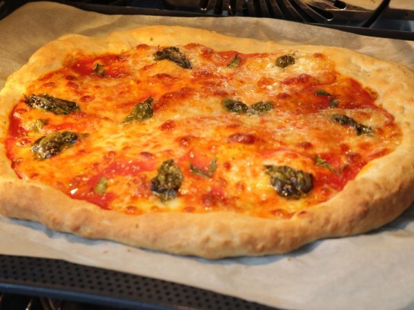 Kold pizza? Her er trickene til at varme den godt op derhjemme!