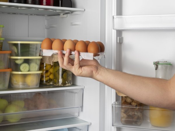 Hvor mange dage kan et hårdkogt æg egentlig holde sig i køleskabet?