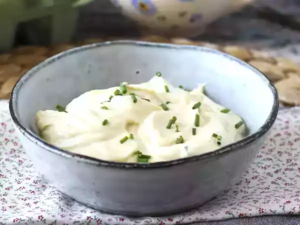Sådan laver du sikker og velsmagende hjemmelavet mayonnaise uden at tage unødvendige risici