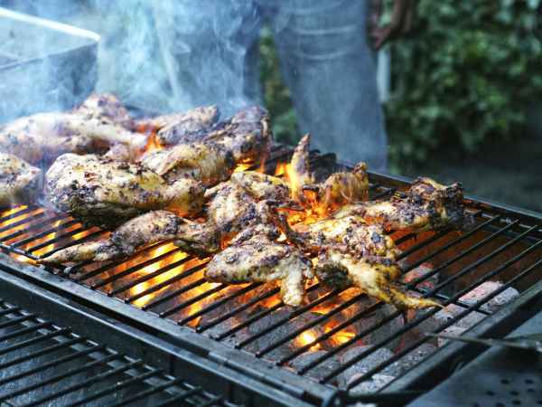 Tricket med salt på kullene, som bruges af ekspertgrillere
