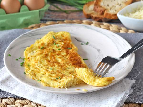 Fejlen, du begår med din omelet uden at vide det (og derfor går den i stykker!).