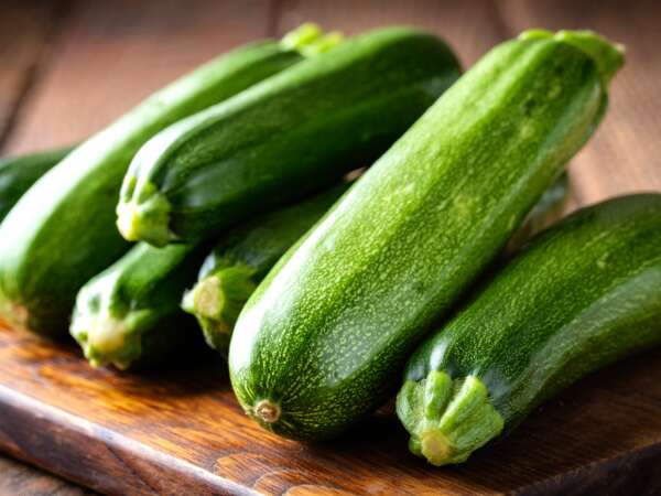 Courgette: rå eller tilberedt, vores 8 opskrifter, der får det bedste frem i denne sommerstjerne