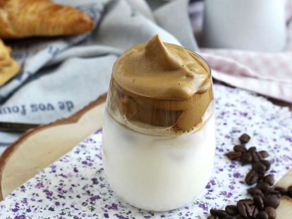 Koldbryggede kaffeopskrifter til sommer: fra frappuccino til affogato, nemme og originale ideer