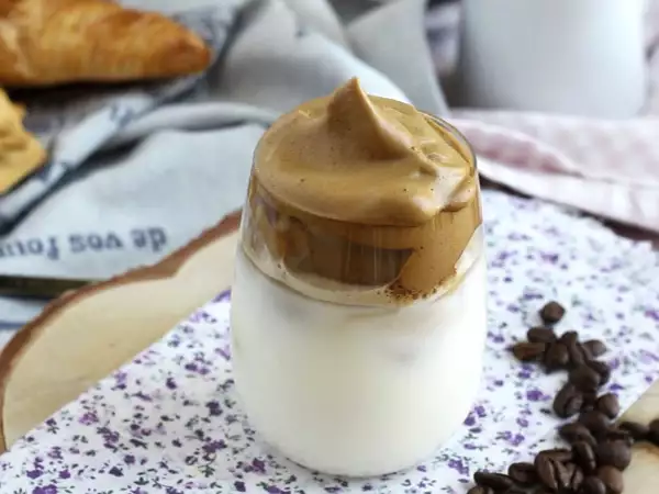 Koldbryggede kaffeopskrifter til sommer: fra frappuccino til affogato, nemme og originale ideer