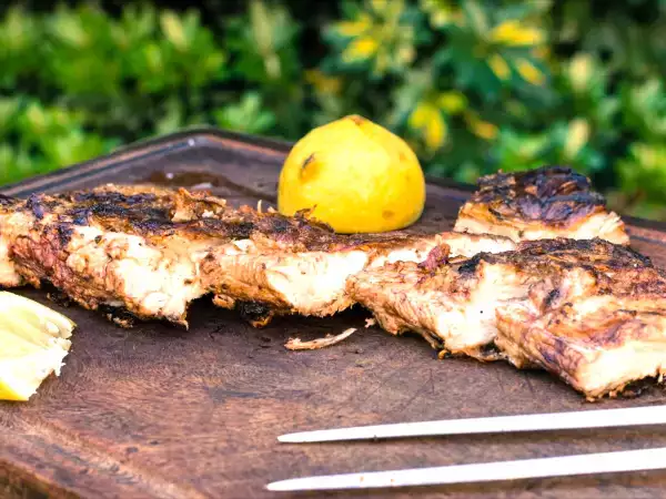 Aldrig mere grillmad med myg! Dette citrontrick er idiotsikkert og giver smag til kødet