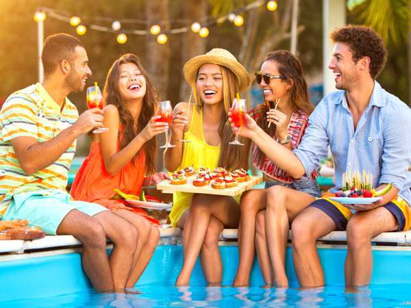 15 friske og velsmagende ideer til en perfekt buffet ved poolen (som alle vil have lyst til at kopiere)