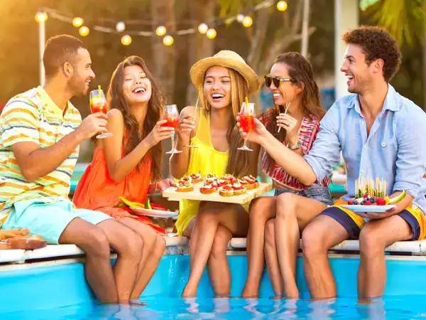 15 friske og velsmagende ideer til en perfekt buffet ved poolen (som alle vil have lyst til at kopiere)
