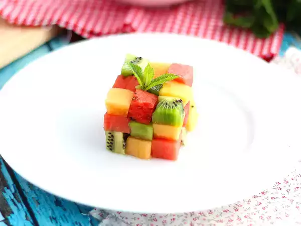 Den kreative frugtsalat, der vil få dine gæster til at elske sommeren!