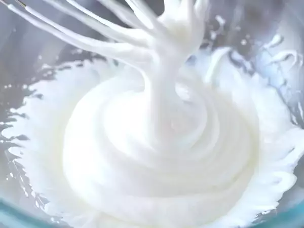 Har du færre friske æg? Her er grunden til, at de er perfekte til at piske med!