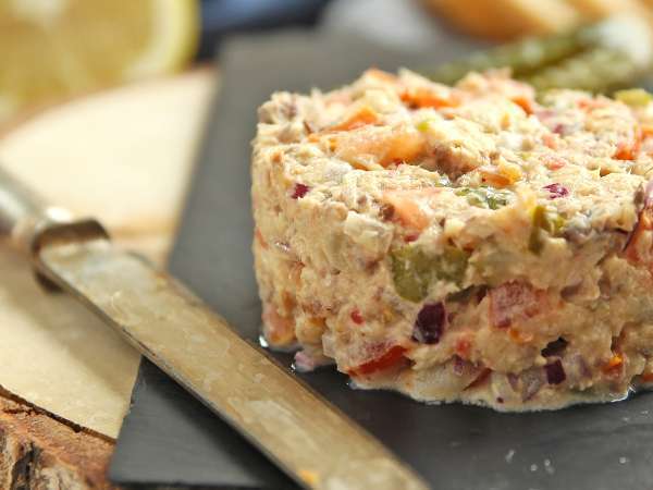 Forvandl en dåse sardiner til en restaurantværdig paté (enkel, billig og klar på 5 minutter)